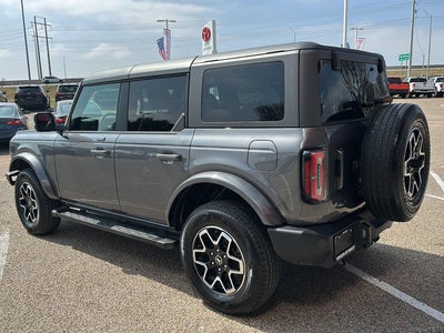 2022 Ford BRONCO Base