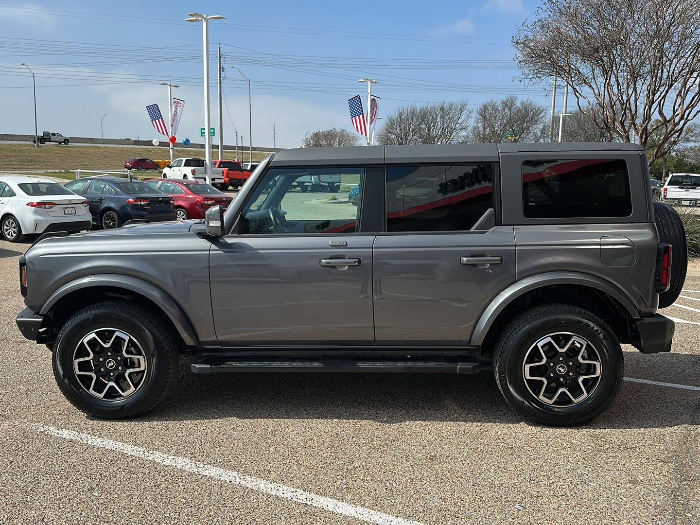 2022 Ford BRONCO Base