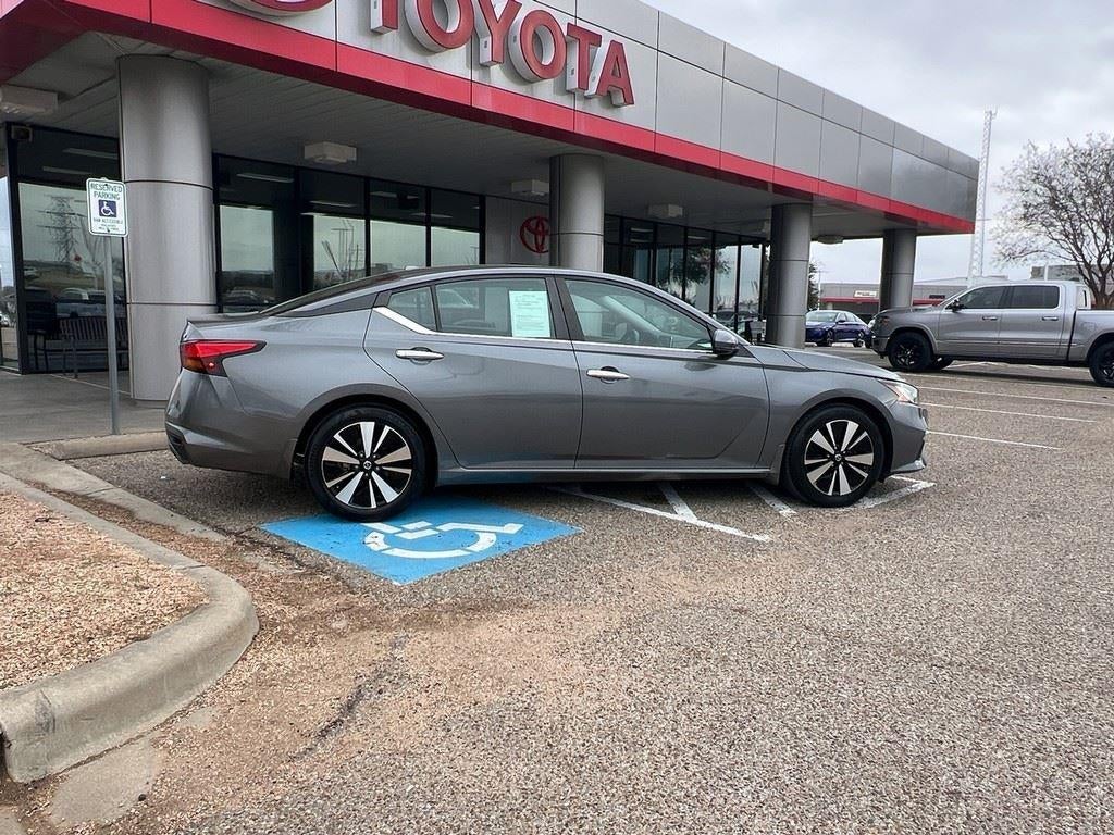 2021 Nissan Altima 2.5 SV