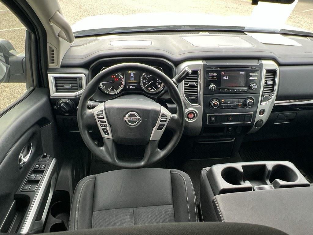 2017 Nissan Titan SV