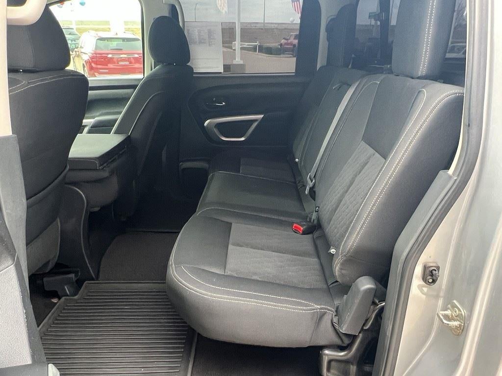 2017 Nissan Titan SV