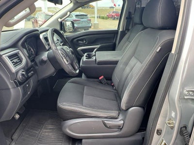 2017 Nissan Titan SV