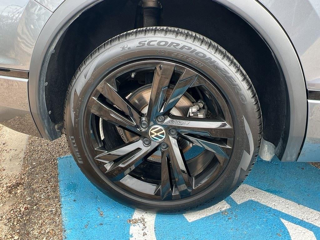 2024 Volkswagen Tiguan SE R-Line Black