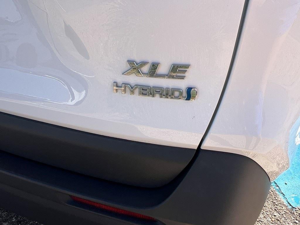 2022 Toyota RAV4 Hybrid XLE
