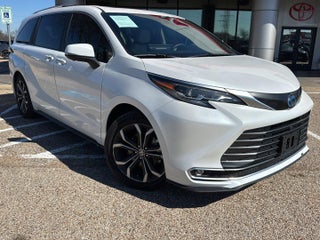 2025 Toyota Sienna Platinum