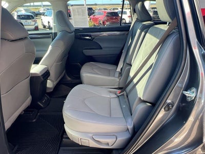 2023 Toyota Highlander Platinum