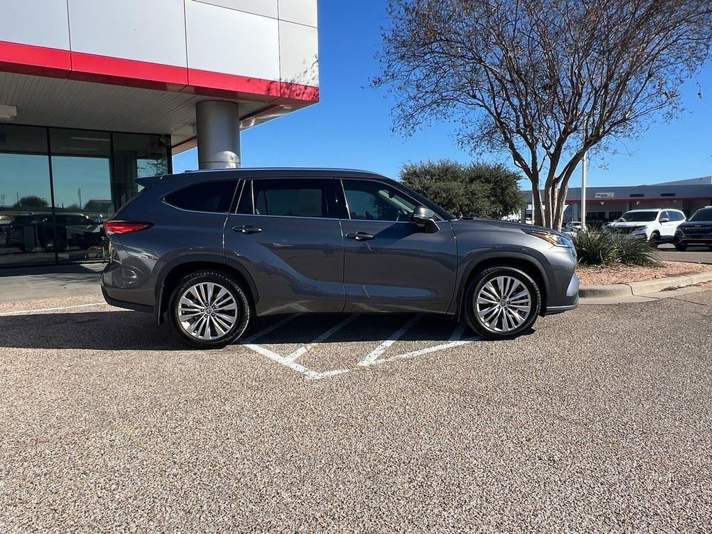 2023 Toyota Highlander Platinum