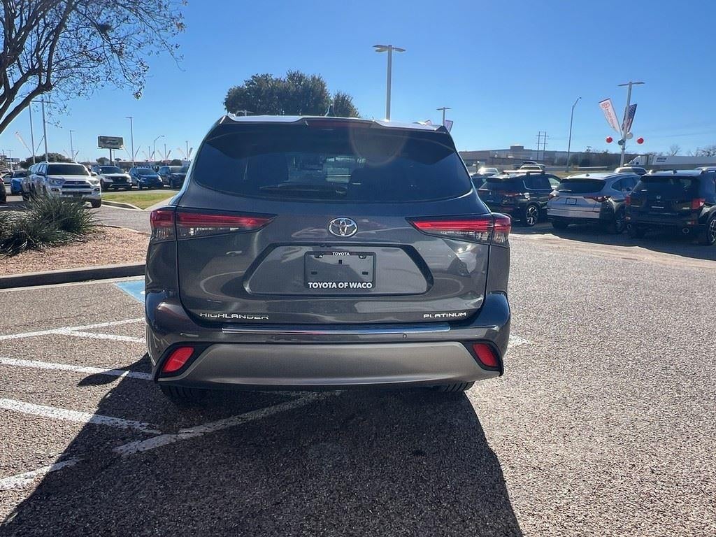 2023 Toyota Highlander Platinum