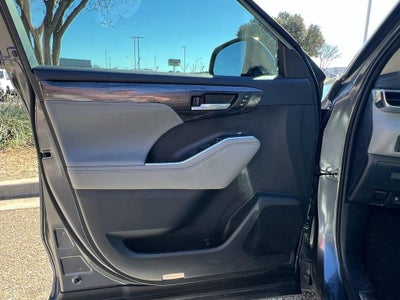 2023 Toyota Highlander Platinum