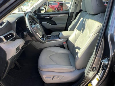 2023 Toyota Highlander Platinum