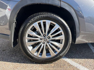 2023 Toyota Highlander Platinum