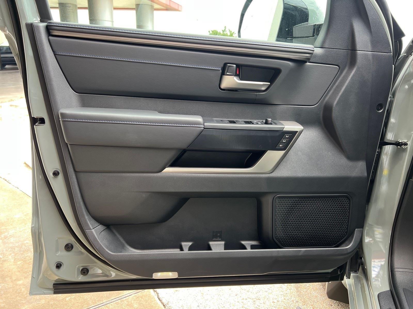 2026 Toyota Tundra i-FORCE MAX Platinum i-FORCE MAX