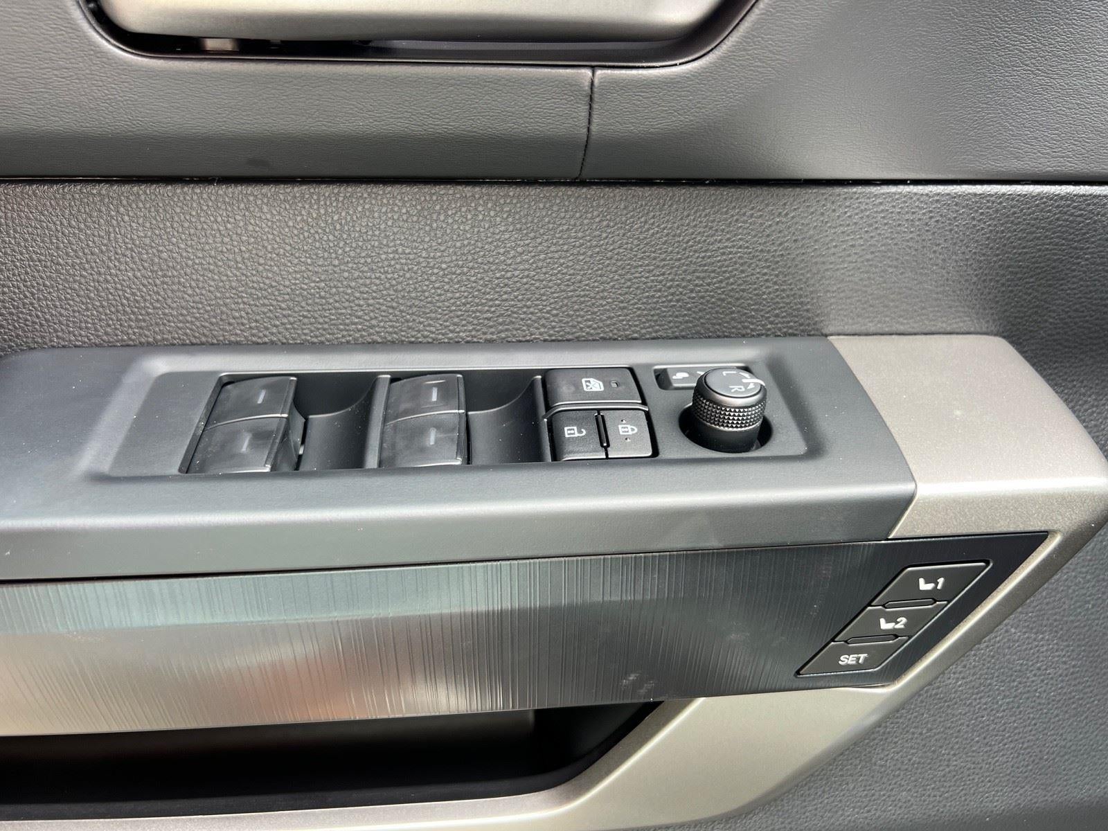 2026 Toyota Tundra i-FORCE MAX Platinum i-FORCE MAX