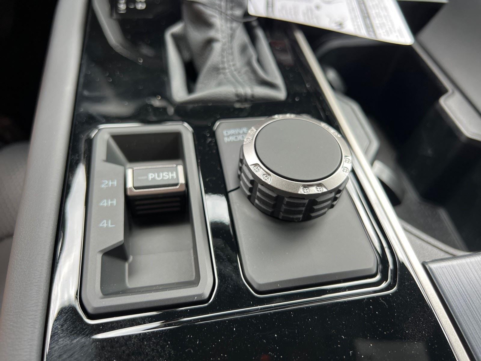 2026 Toyota Tundra i-FORCE MAX Platinum i-FORCE MAX