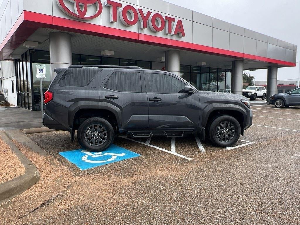 2025 Toyota 4RUNNER SR5