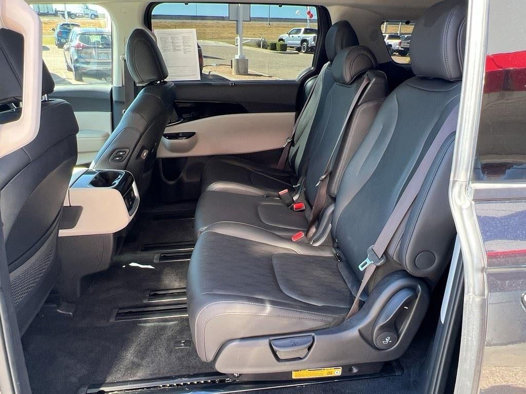 2024 Kia Carnival SX