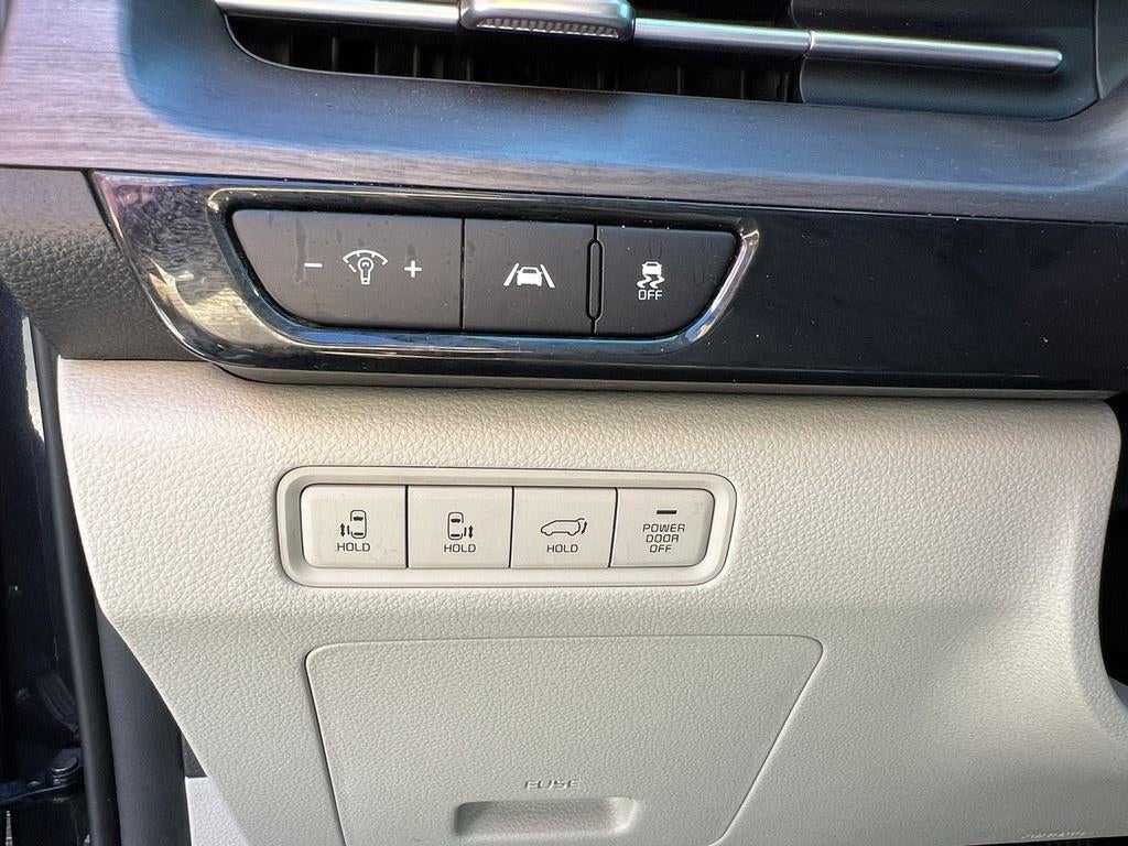 2024 Kia Carnival SX